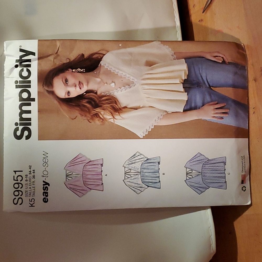Simplicity Misses' Top Pattern S9951